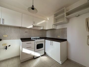 HERMOSO DPTO EN VENTA: 2 Dormitorios  2 Baños   GRAN BALCON   excelente VISTA.