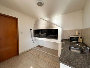 HERMOSO DPTO EN VENTA: 2 Dormitorios  2 Baños   GRAN BALCON   excelente VISTA.