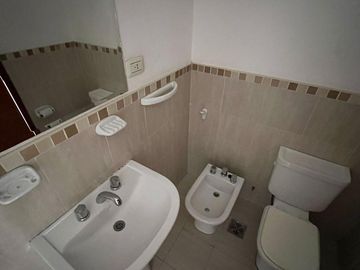 HERMOSO DPTO EN VENTA: 2 Dormitorios  2 Baños   GRAN BALCON   excelente VISTA.