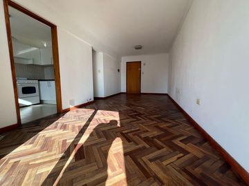 HERMOSO DPTO EN VENTA: 2 Dormitorios  2 Baños   GRAN BALCON   excelente VISTA.