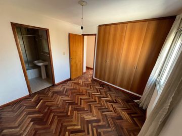 HERMOSO DPTO EN VENTA: 2 Dormitorios  2 Baños   GRAN BALCON   excelente VISTA.