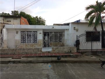 VENTA CASA AMPLIA EN ESCALLON VILLA