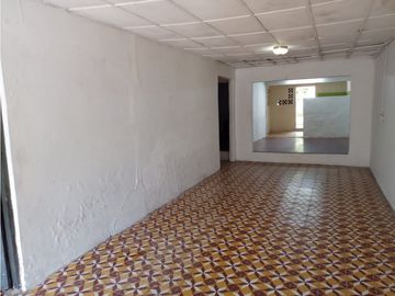 VENTA CASA AMPLIA EN ESCALLON VILLA