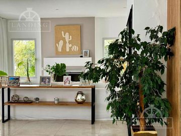Casa En Venta Castores Nordelta 1100 m2 Pileta Jardin Galeria