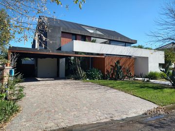 CASA EN VENTA  EN BARRIO SEPTIEMBRE –MAROTO PROPIEDADES-