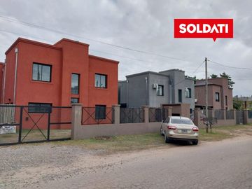 Duplex 3 ambientes a estrenar, en venta en Pilar, excelente acceso, sin expensas.