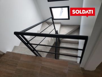 Duplex 3 ambientes a estrenar, en venta en Pilar, excelente acceso, sin expensas.