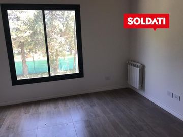 Duplex 3 ambientes a estrenar, en venta en Pilar, excelente acceso, sin expensas.