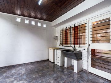 VENTA -Casa - 3 dormitorios - Jardín y piscina - Funes Residencial.