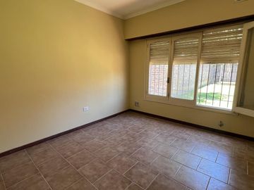 Casa de 3 amb. APTO CREDITO HIPOTECARIO a la venta en Cañuelas