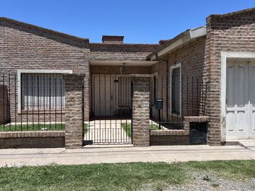 Casa de 3 amb. APTO CREDITO HIPOTECARIO a la venta en Cañuelas