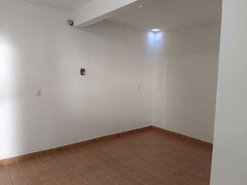 CASA EN COL. POMARROSA