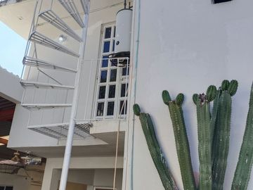 CASA EN COL. POMARROSA