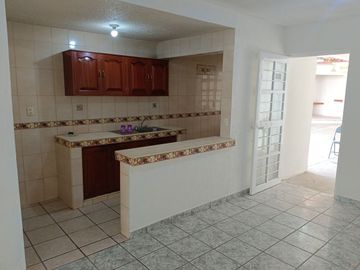 CASA EN COL. POMARROSA