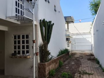 CASA EN COL. POMARROSA