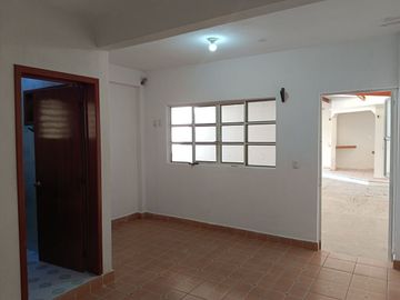 CASA EN COL. POMARROSA