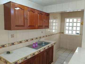 CASA EN COL. POMARROSA