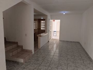CASA EN COL. POMARROSA