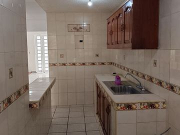 CASA EN COL. POMARROSA