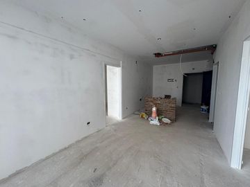 Departamento de 4 ambientes a la venta sobre calle Cullen