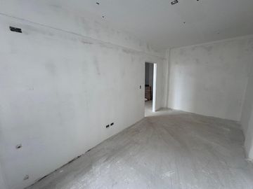 Departamento de 4 ambientes a la venta sobre calle Cullen