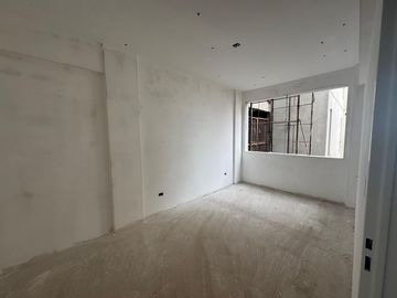 Departamento de 4 ambientes a la venta sobre calle Cullen