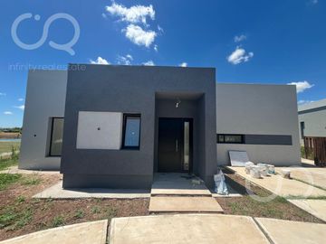 Hermosa Casa En Venta Barrio San Sebastian Area 12