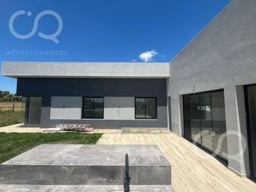 Hermosa Casa En Venta Barrio San Sebastian Area 12