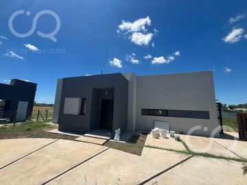 Hermosa Casa En Venta Barrio San Sebastian Area 12