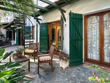 Venta Casa 6 Ambientes Doble Lote 450m2