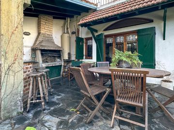 Venta Casa 6 Ambientes Doble Lote 450m2