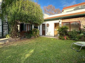 Venta Casa 6 Ambientes Doble Lote 450m2