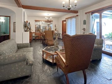 Venta Casa 6 Ambientes Doble Lote 450m2