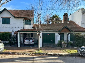 Venta Casa 6 Ambientes Doble Lote 450m2