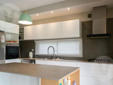 Casa en venta - Barrio Valdevez, Tristan Suarez