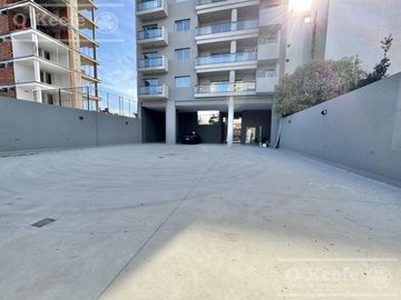 Departamento 2 ambientes en venta, Quilmes Centro - Con cochera y excelentes terminaciones.