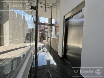 Departamento 2 ambientes en venta, Quilmes Centro - Con cochera y excelentes terminaciones.