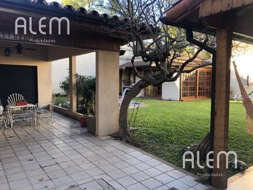 Casa de 3 dormitorios en venta en Lomas de Zamora
