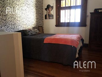 Casa de 3 dormitorios en venta en Lomas de Zamora