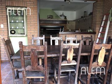 Casa de 3 dormitorios en venta en Lomas de Zamora