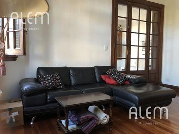 Casa de 3 dormitorios en venta en Lomas de Zamora