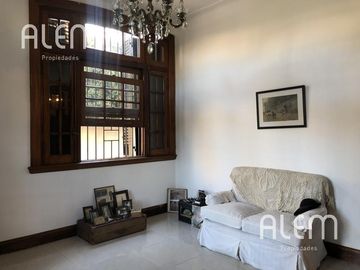 Casa de 3 dormitorios en venta en Lomas de Zamora