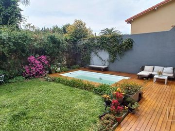 Casa impecable estado de 4 dormitorios y hermoso jardin en Olivos-Vias/Maipu