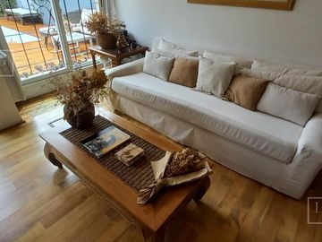 Casa impecable estado de 4 dormitorios y hermoso jardin en Olivos-Vias/Maipu
