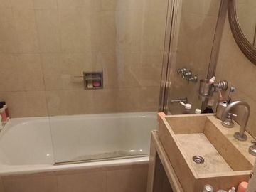 Casa impecable estado de 4 dormitorios y hermoso jardin en Olivos-Vias/Maipu