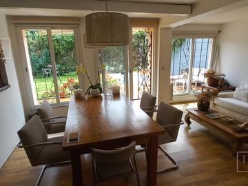 Casa impecable estado de 4 dormitorios y hermoso jardin en Olivos-Vias/Maipu