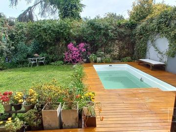 Casa impecable estado de 4 dormitorios y hermoso jardin en Olivos-Vias/Maipu