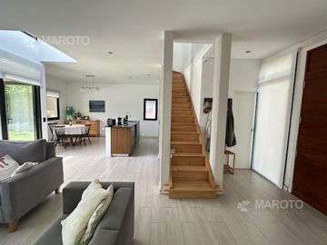 CASA EN VENTA EN COUNYTRY MASCHWITZ CLUB- MAROTO PROPIEDADES
