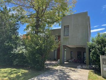 CASA EN VENTA EN COUNYTRY MASCHWITZ CLUB- MAROTO PROPIEDADES