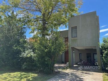 CASA EN VENTA EN COUNYTRY MASCHWITZ CLUB- MAROTO PROPIEDADES